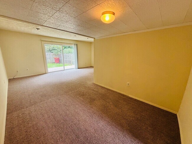 Building Photo - 307 Fairfax Rd