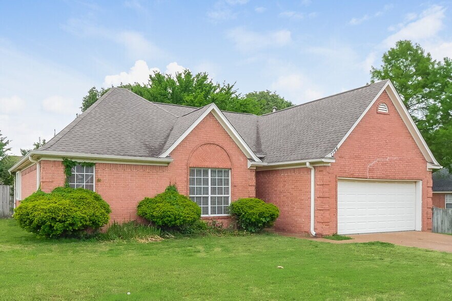 Building Photo - 7744 Shadow Glen Ln
