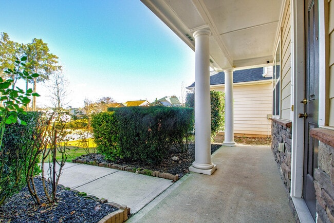 Building Photo - 27 Pin Oak Ln
