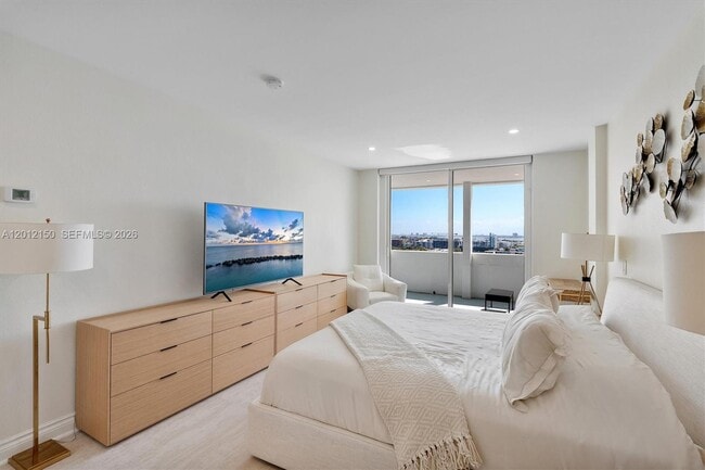 Building Photo - 10275 Collins Ave