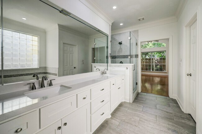 Building Photo - 3608 Timberside Cir Dr