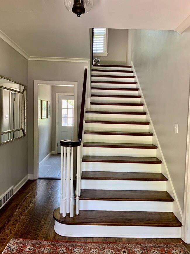 Building Photo - Fully remodeled Crown Heights BEAUTY!