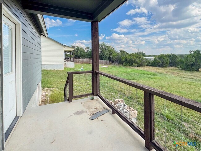 Building Photo - 2410 Golf Dr