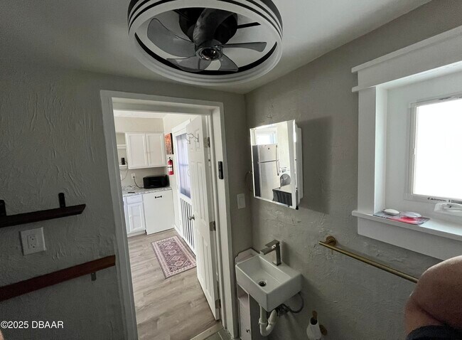 Building Photo - 515 Frances Terrace