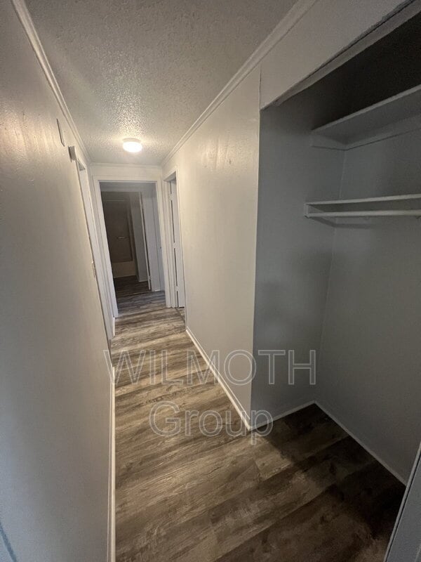 Building Photo - 2000 Indianapolis Rd