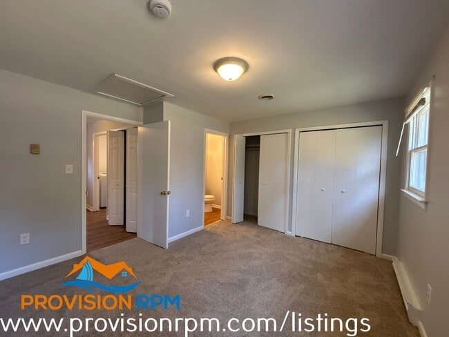 Building Photo - 322 Creek Blvd