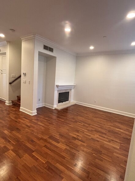 Building Photo - 1317 Corte Alemano