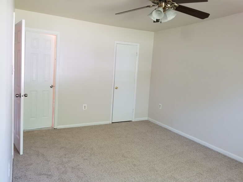 Main bedroom 1 - 12906 Poppy Seed Ct