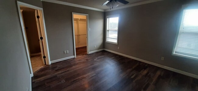 Building Photo - 327 Austin Creek Dr