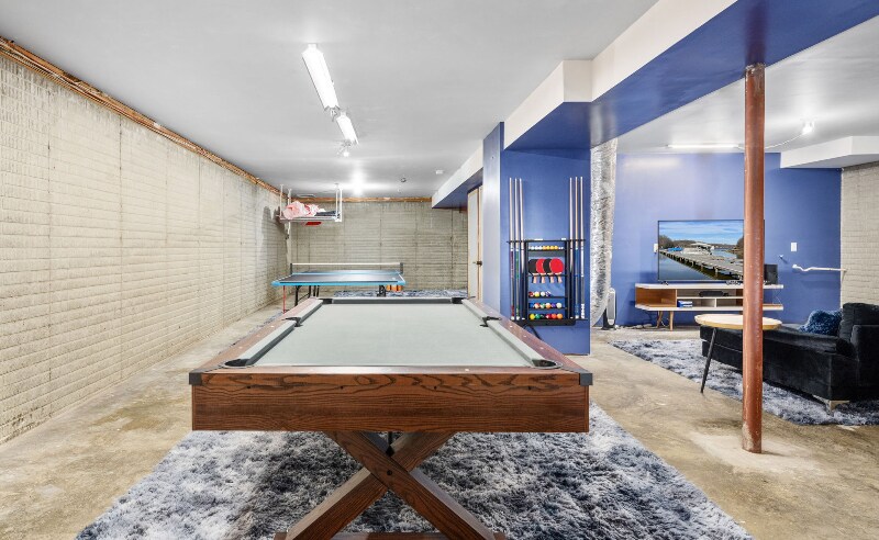 Building Photo - 145 Old Farm Hollow