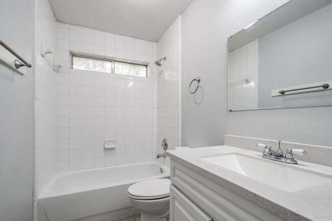 Building Photo - 4523 Bridgevillage Dr