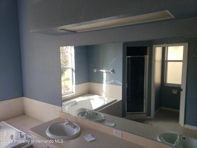 Building Photo - 15433 Sonora Dr