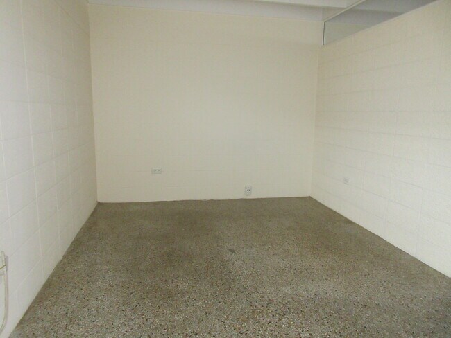 Building Photo - 1234 17th Ave N