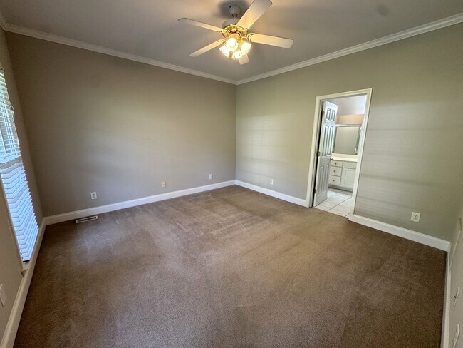 Building Photo - Great 3br House (plus Bonus Room) in East Athens!