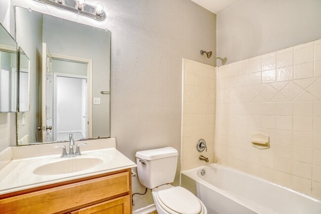 Building Photo - 8715 Elm Drake Ln