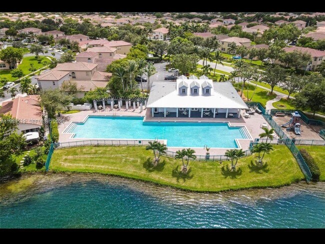 Building Photo - 1022 NE 42nd Terrace