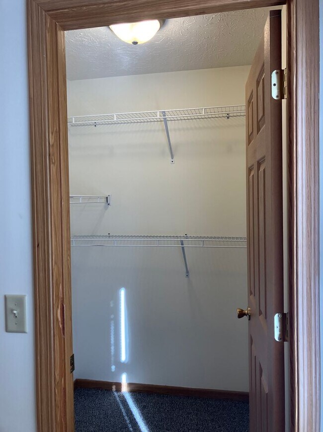 Building Photo - Updated 2 Bedroom (1084 sq ft), 1.5 Baths, and 1-Car Attached Garage in Troy, Ohio!