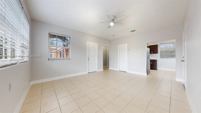 Building Photo - 200 SW 19th Ave