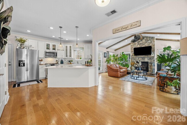 Building Photo - 17622 Cambridge Grove Dr