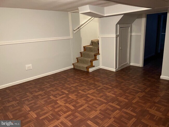 Building Photo - 4025 Clay Pl NE