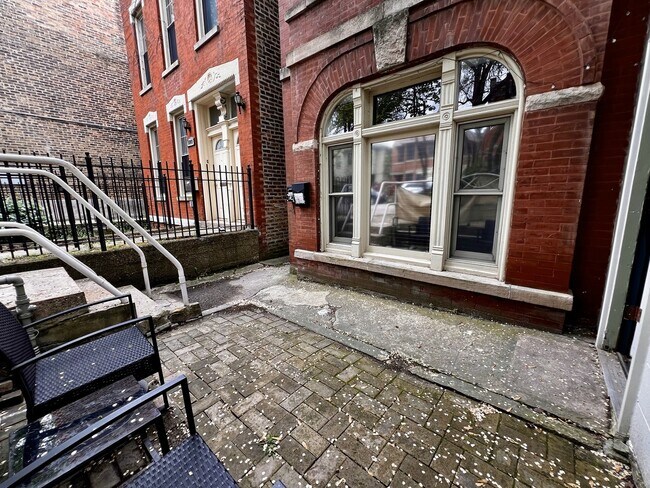 Building Photo - 1811 W Cortland St