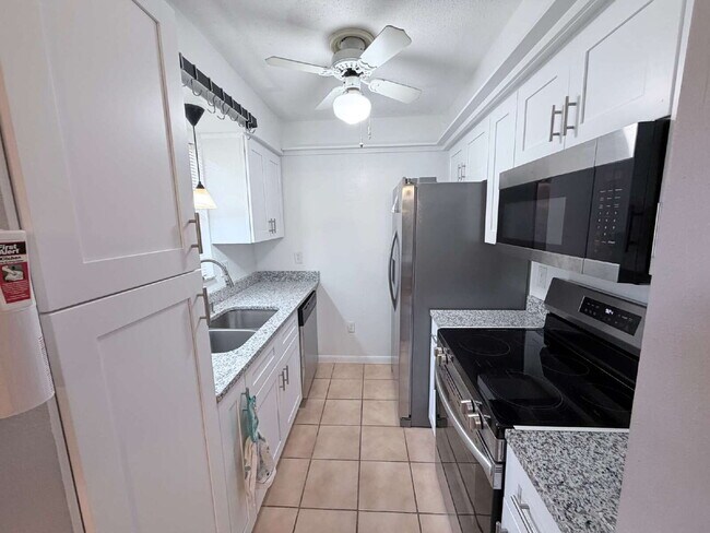 Building Photo - 141 Fernery Rd