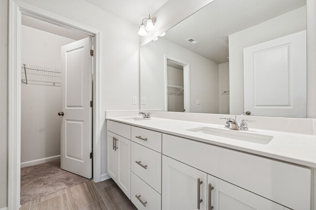 Building Photo - Available Now! New Construction - 3 Bedroo...