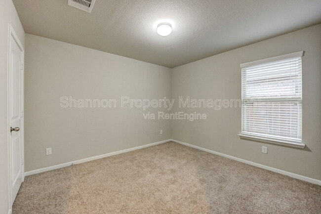 Building Photo - 8002 Carillon Way