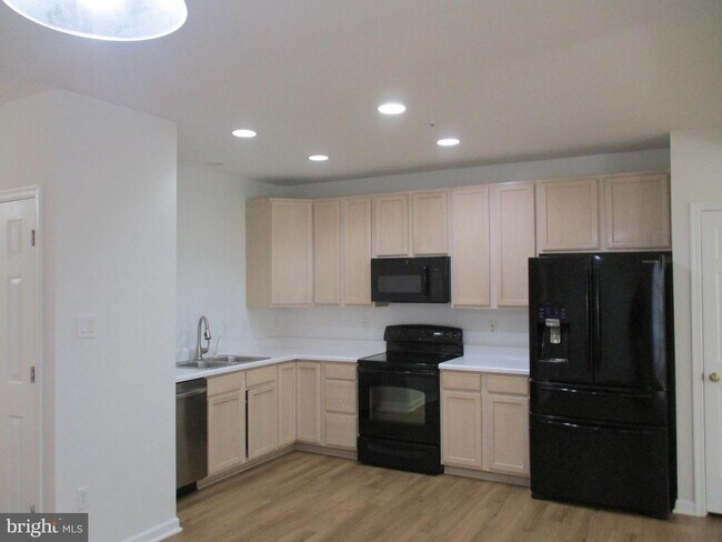 Building Photo - 11135 Maryland Manor Ct