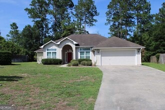 Building Photo - 150 Lake Manor Dr