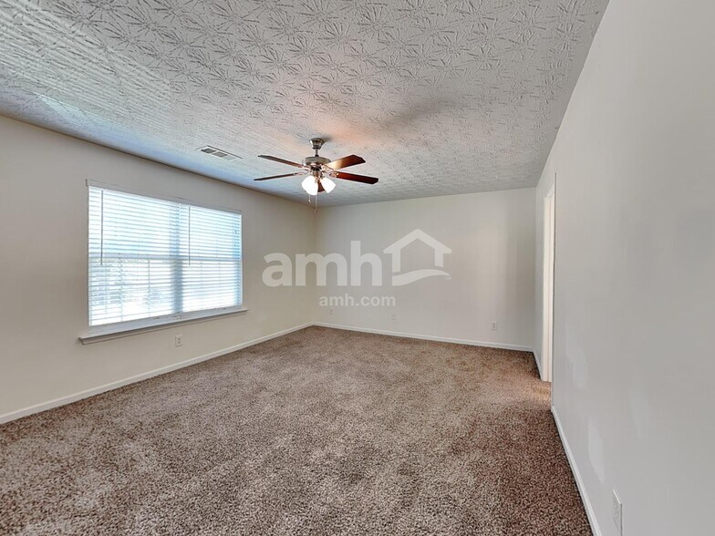 Building Photo - 134 Holly Mill Village Dr