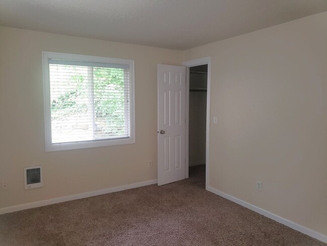 Building Photo - **PENDING** Great West Slope Condo!