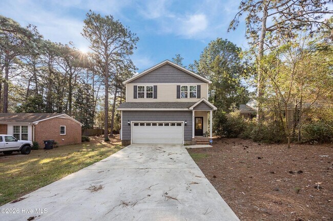 Building Photo - 521 N Hale St