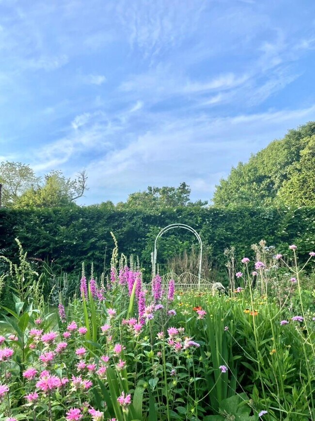 Building Photo - 6 Nidzyn Ave