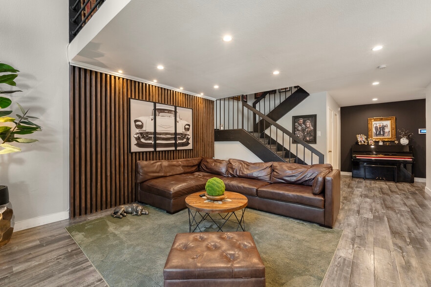 Living room - 18175 Andrea Cir N