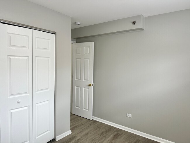 Building Photo - 8635 84th Ct