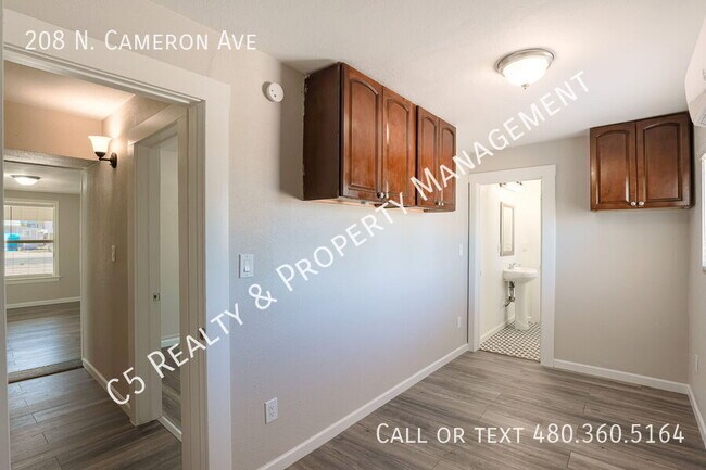 Building Photo - 208 N Cameron St
