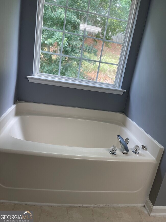 Building Photo - 116 Village Trce