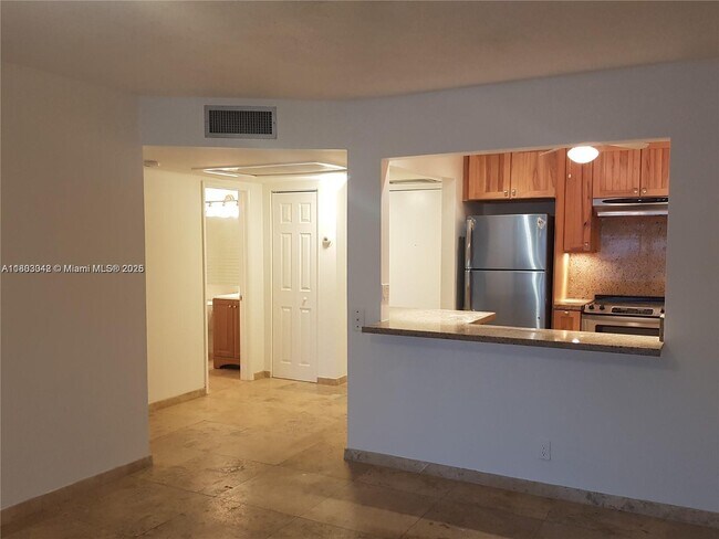 Building Photo - 253 S Cypress Rd
