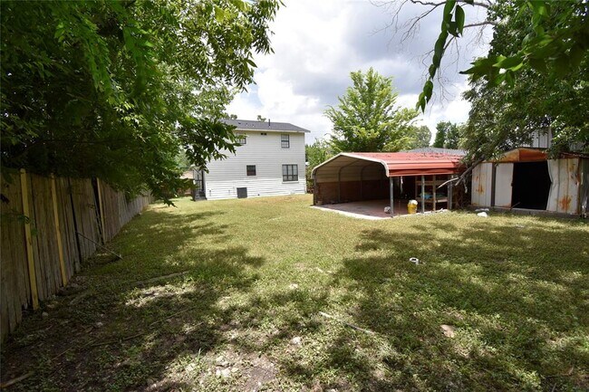 Building Photo - 1004 Avenue H