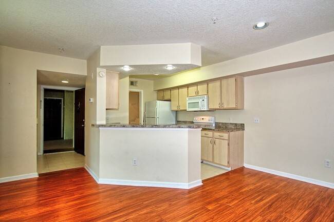 Building Photo - 2/2, 3rd floor condo in Waterford Lakes!