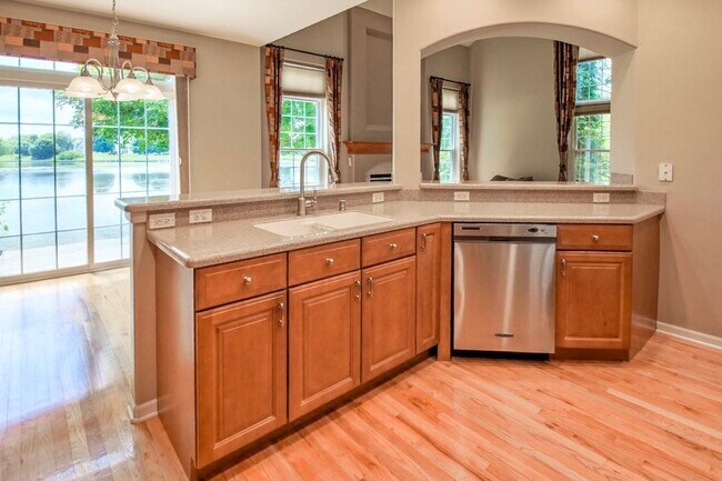 Building Photo - 24813 Ironwood Ct