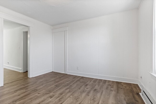 Building Photo - 8 Delaware St