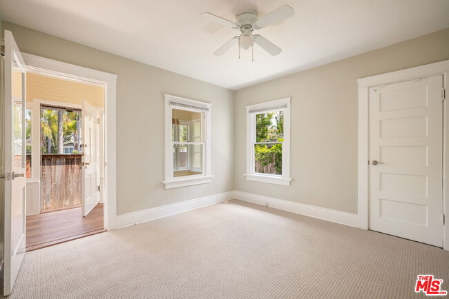 Building Photo - 532 Altair Pl