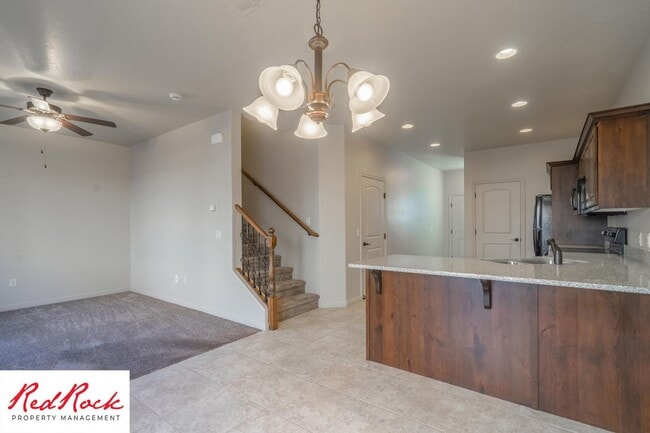 Building Photo - 3 Bedroom Townhome in Buena Vista Community