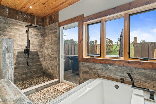 Building Photo - 299 Westview Dr