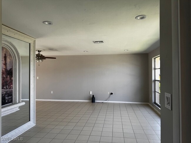 Building Photo - 218 Dent Dr