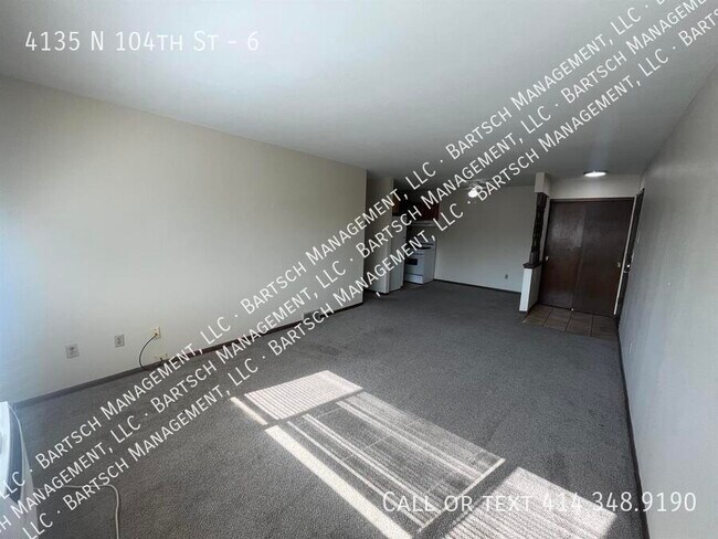 Building Photo - 4135 N 104th St