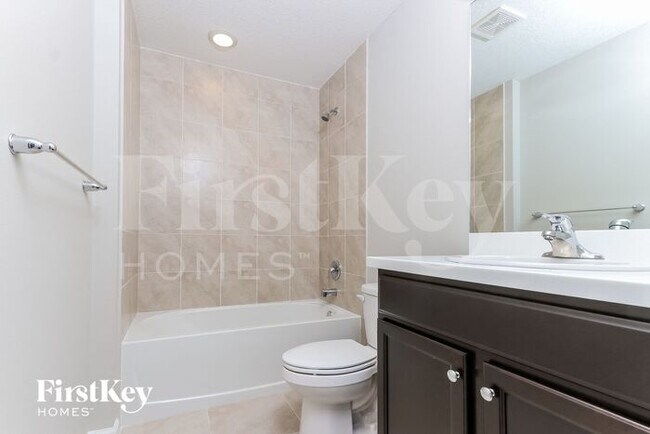 Building Photo - 2092 SW Altman Ave