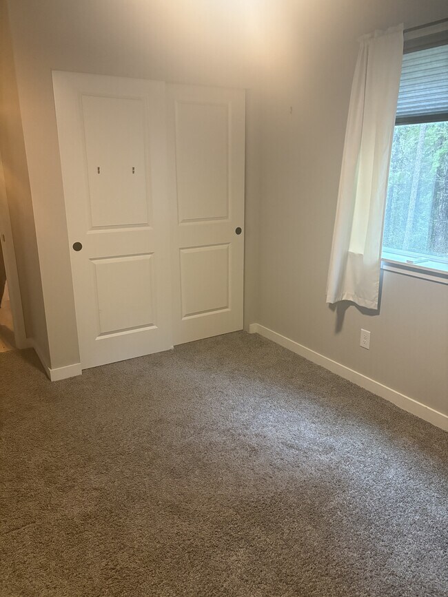 Building Photo - 61 E Ellinor Peak Pl